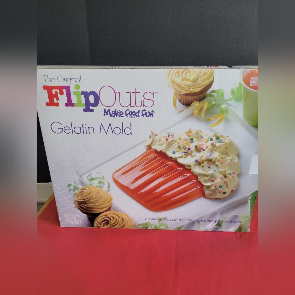 Flip Outs Gelatin Mold Cupcake Design